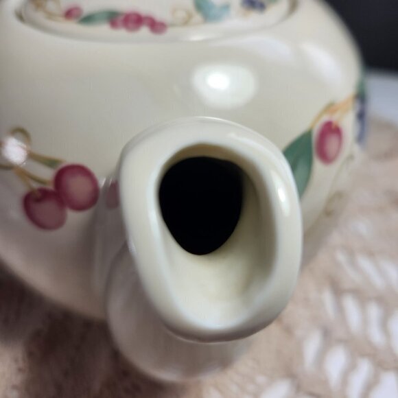 Corelle Abundance Teapot Fine Porcelain Made in Japan Robinson Design Group 1991 - Picture 14 of 17